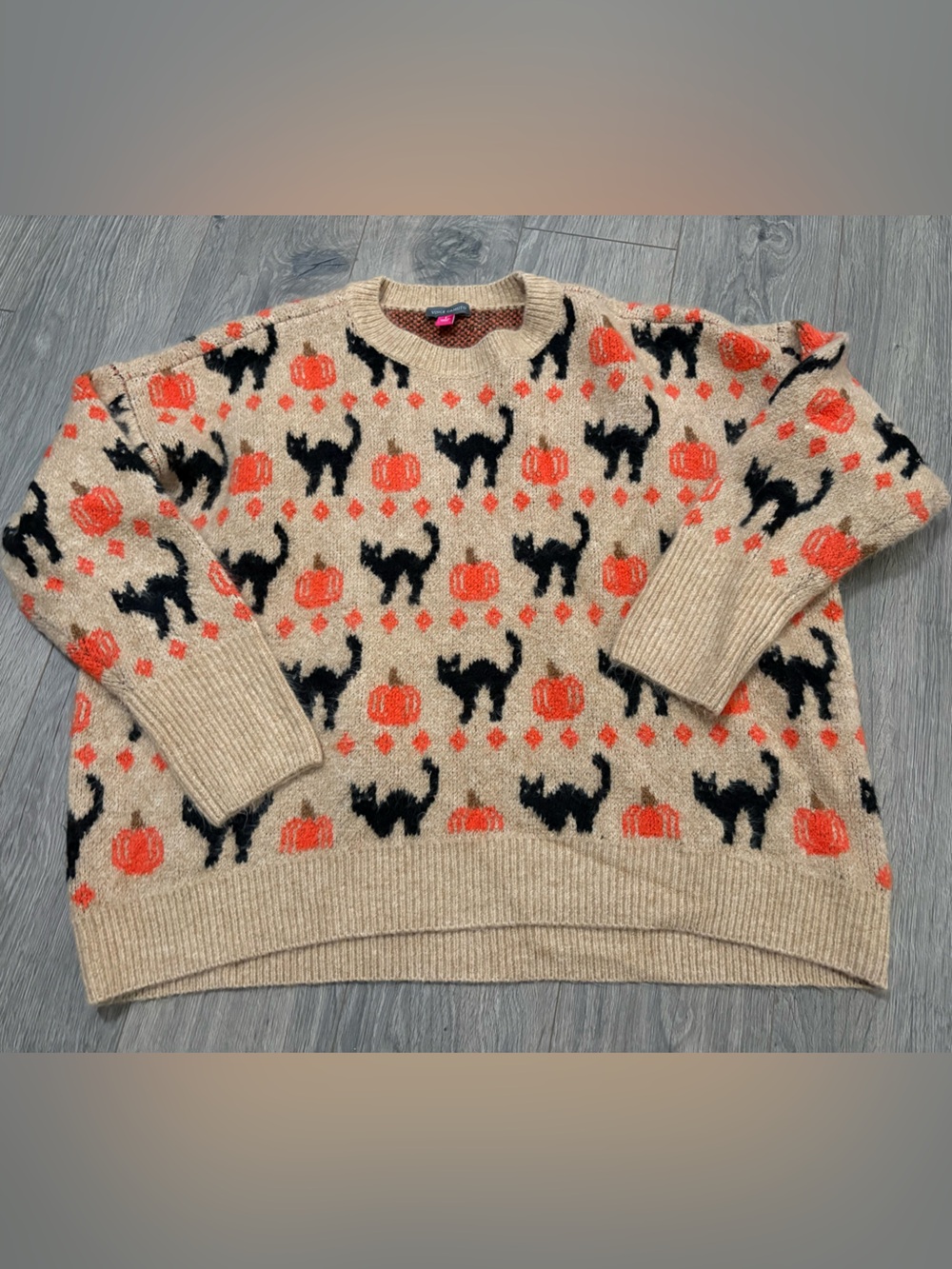 Vince Camuto Beige Crewneck Sweater with Black Cats & Orange Pumpkins
